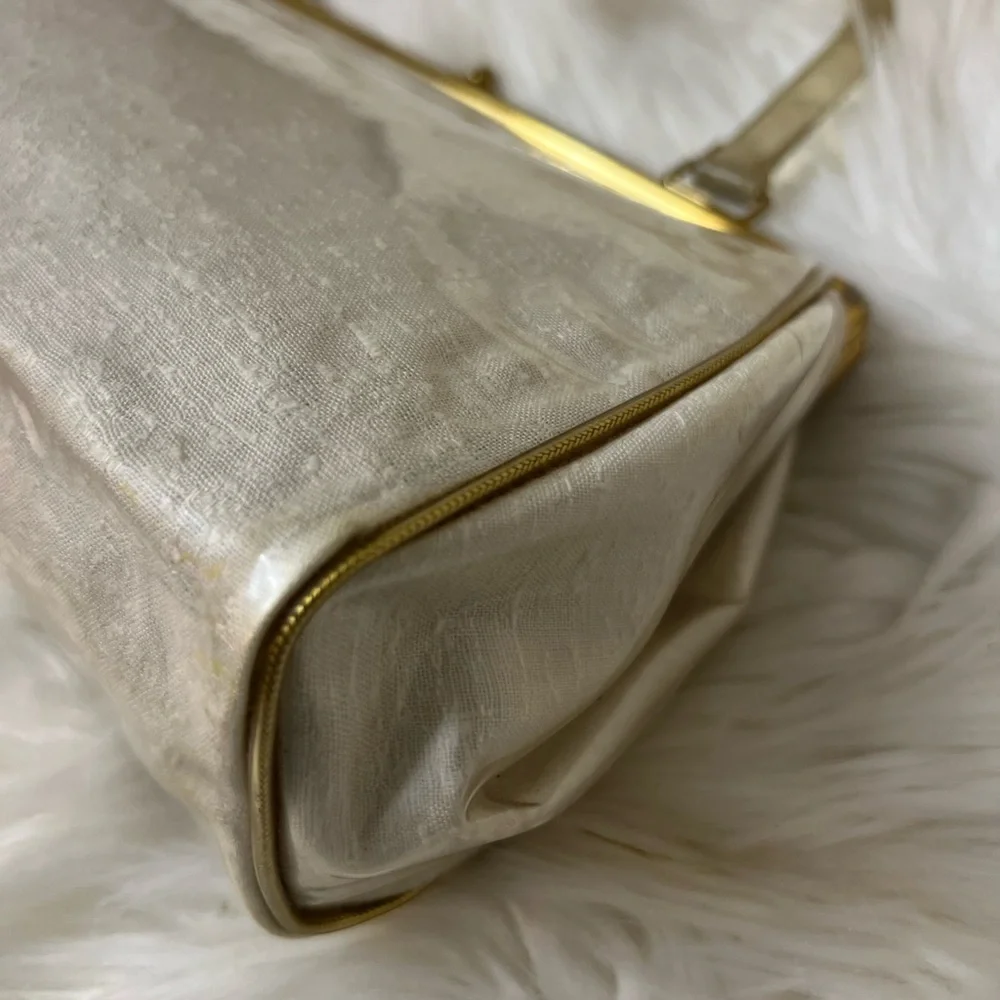 Vintage JR Vinyl Bunch of Daisies Floral Beige Clutch Purse Kiss Clasp 1960s - Picture 8 of 11